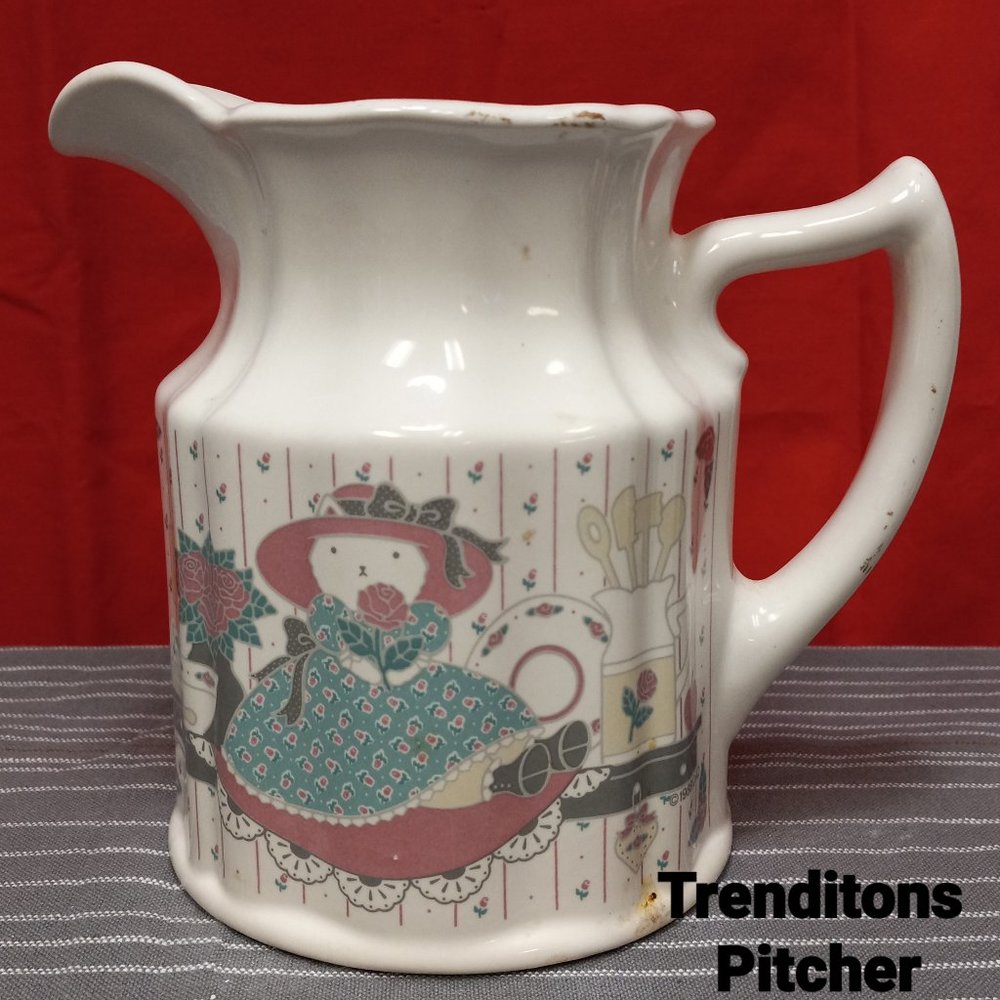 TRENDITIONS PITCHER